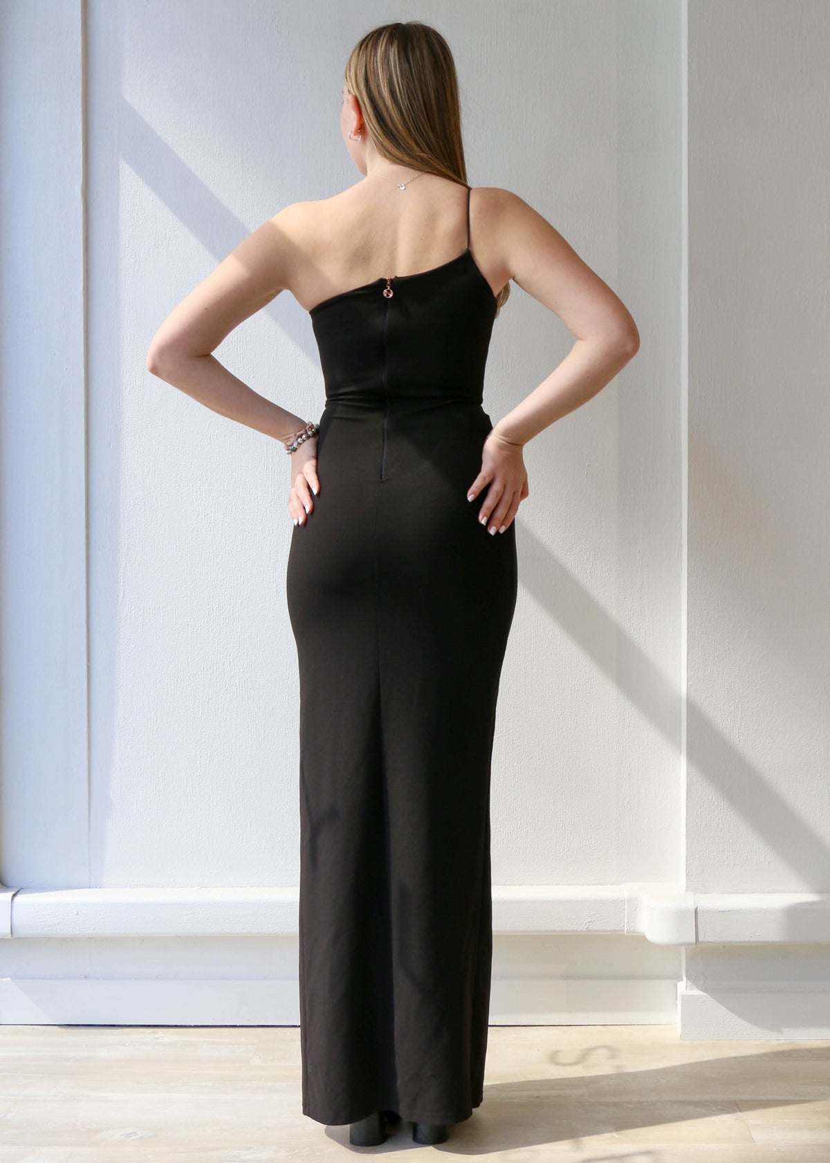 Lust One Shoulder Gown Black